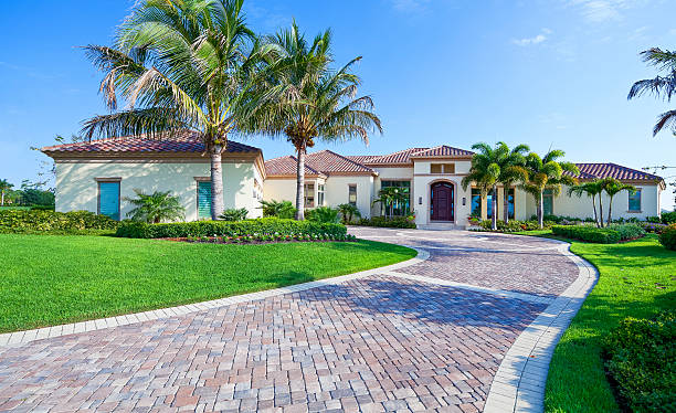 Best Driveway Paving Contractor  in Shelburn, IN